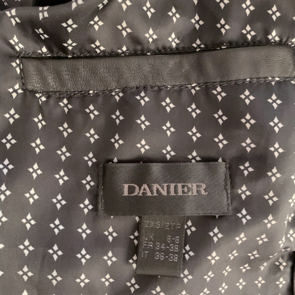 Danier leather slim moto jacket with gold zippers, light weight no bulk size S - Picture 9 of 12